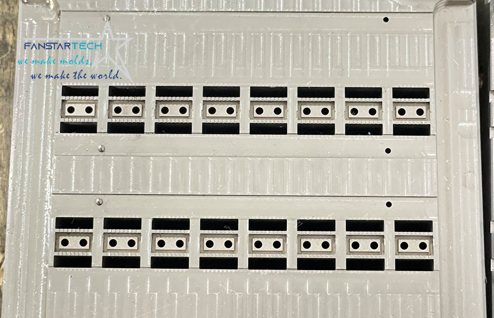 電子連接器注塑雙色模具定制