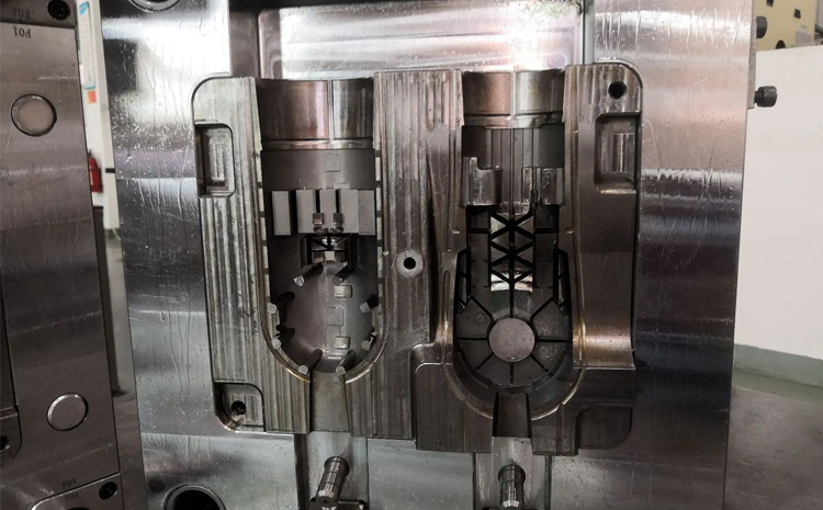 如何完成一個注塑模具加工？